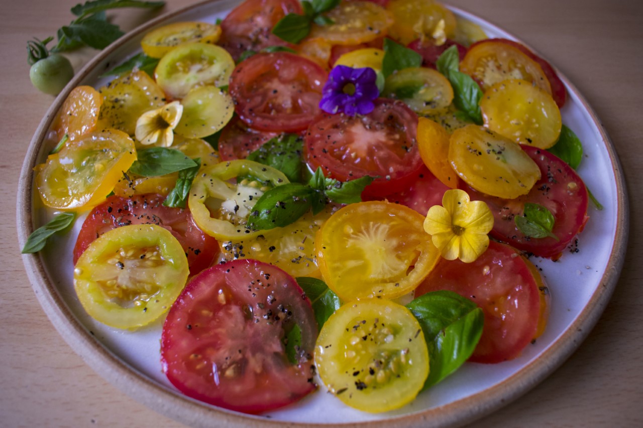 Nikis Naked Caprese Salad Nikibakes